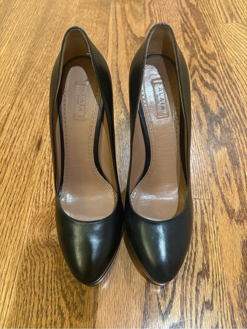 Alaia Pumps - Picture 2 of 6